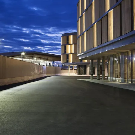 Hotel Comfort Airport 4*