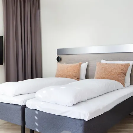 Hotel Comfort Airport 4*