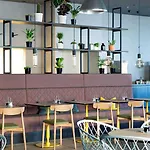 Comfort Airport Hotel 4*