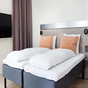 Hotel Comfort Airport 4*